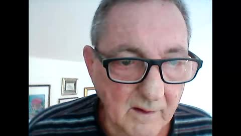 Snapshot of georg1412 chatting on February 25, 2:05 pm georg1412 online show from February 25, 2:05 pm