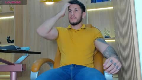 Snapshot of george_diesell_ chatting on October 5, 4:11 am George online show from October 5, 4:11 am