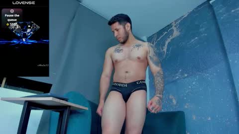 Snapshot of george_diesell_ chatting on October 12, 8:02 am George online show from October 12, 8:02 am