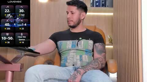 Snapshot of george_diesell_ chatting on November 6, 9:37 pm George online show from November 6, 9:37 pm