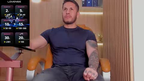 Snapshot of george_diesell_ chatting on December 2, 9:54 pm George online show from December 2, 9:54 pm