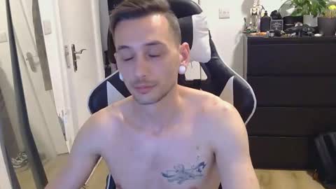 georgek0012 online show from May 26, 11:01 pm