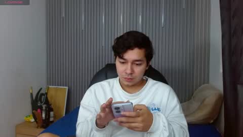 Snapshot of georgesmith_1 chatting on June 12, 5:06 am GEORGE online show from June 12, 5:06 am