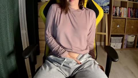 Snapshot of georgiapeachgirl chatting on November 25, 2:17 pm Melissa online show from November 25, 2:17 pm