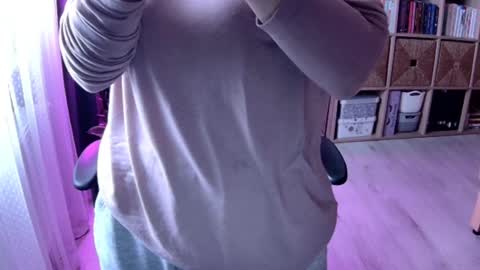 Snapshot of georgiapeachgirl chatting on January 11, 12:54 pm Melissa online show from January 11, 12:54 pm