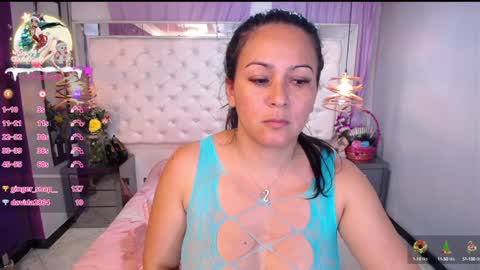 Snapshot of georgina_mussk chatting on December 7, 12:08 am Georgina online show from December 7, 12:08 am