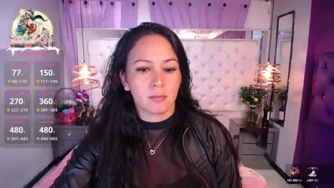 Snapshot of georgina_mussk chatting on December 21, 12:27 pm Georgina online show from December 21, 12:27 pm