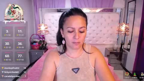 Snapshot of georgina_mussk chatting on December 26, 11:35 pm Georgina online show from December 26, 11:35 pm