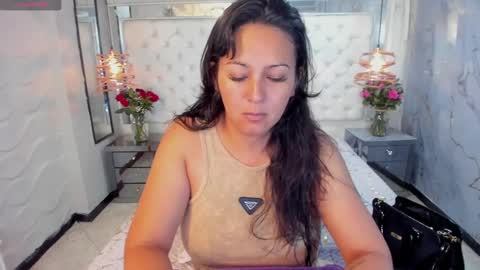 Snapshot of georgina_mussk chatting on February 15, 8:01 pm Georgina online show from February 15, 8:01 pm