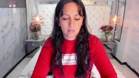 Snapshot of georgina_mussk chatting on February 17, 7:53 pm Georgina online show from February 17, 7:53 pm