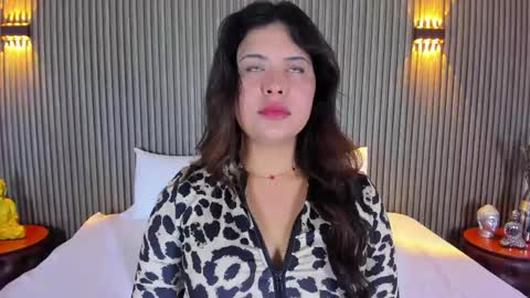 GeorginaReyes  online show from June 8, 5:35 pm