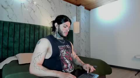 Snapshot of georgios_makris chatting on December 14, 3:23 am Georgios Makris online show from December 14, 3:23 am