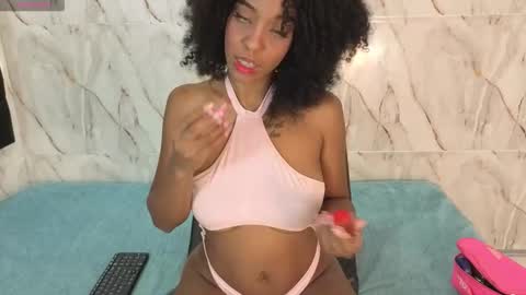 Snapshot of georgis__ chatting on November 19, 9:15 pm Georgina online show from November 19, 9:15 pm