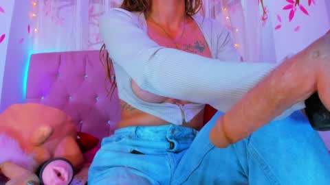 geraldinesuaan online show from January 25, 1:30 pm