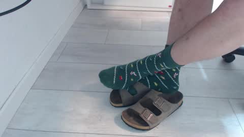 Snapshot of germansolebro chatting on December 15, 7:01 am GermanSoleBro online show from December 15, 7:01 am