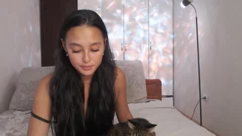 Snapshot of germiona_shine chatting on September 15, 7:19 am Germiona online show from September 15, 7:19 am