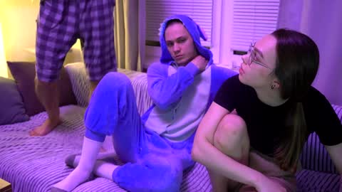 Snapshot of gerridae chatting on January 4, 1:31 pm Jean and Isa couple Van online show from January 4, 1:31 pm