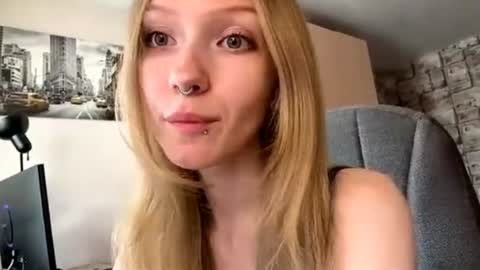 Sophie online show from June 24, 5:39 am
