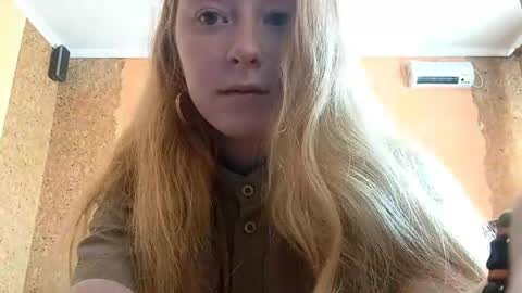 Snapshot of gertrudisturbe chatting on May 2, 11:10 pm Kate online show from May 2, 11:10 pm