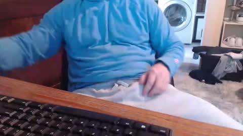 Snapshot of gethoggy chatting on April 6, 5:03 pm gethoggy online show from April 6, 5:03 pm