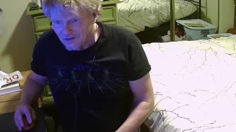 Snapshot of gethyn chatting on February 21, 9:13 am Gethyn online show from February 21, 9:13 am