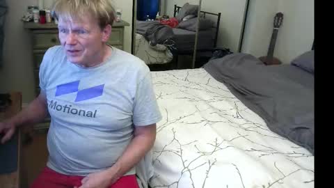 Snapshot of gethyn chatting on November 9, 9:40 am Gethyn online show from November 9, 9:40 am