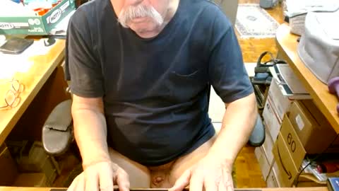 Snapshot of gfhdhr2 chatting on March 4, 6:15 am gfhdhr2 online show from March 4, 6:15 am