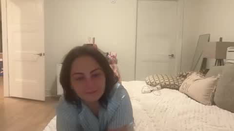ggstrawberries online show from May 9, 1:11 am