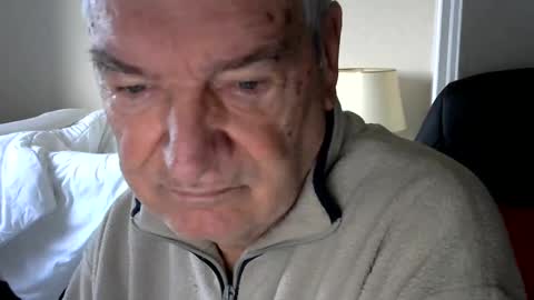 Snapshot of gh1952ma chatting on December 28, 8:26 am Gisse online show from December 28, 8:26 am