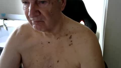 Snapshot of gh1952ma chatting on March 12, 8:19 am Gisse online show from March 12, 8:19 am