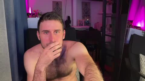 big boy ghost face online show from May 25, 3:12 am