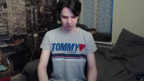 Snapshot of ghostfacefriends chatting on November 6, 3:07 am Fedya online show from November 6, 3:07 am