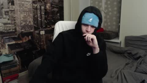 Snapshot of ghostfacefriends chatting on November 16, 2:06 am Fedya online show from November 16, 2:06 am