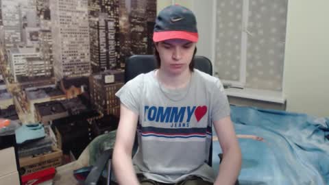 Snapshot of ghostfacefriends chatting on December 4, 11:13 pm Fedya online show from December 4, 11:13 pm