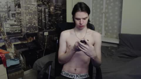 Snapshot of ghostfacefriends chatting on December 18, 3:23 am Fedya online show from December 18, 3:23 am