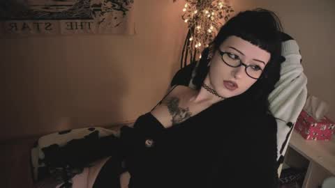Snapshot of ghoticspectre chatting on June 1, 4:52 pm ghoticspectre online show from June 1, 4:52 pm
