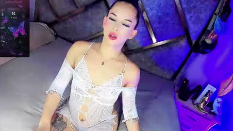 Gia Ferrara online show from June 26, 2:38 am