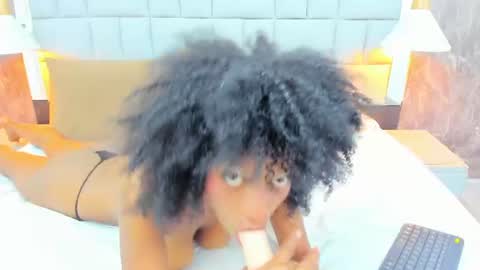 Snapshot of gia_bell chatting on July 14, 2:23 pm gia_bell online show from July 14, 2:23 pm