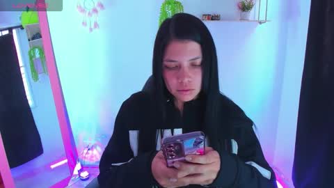 giaaaa   online show from January 12, 10:04 pm