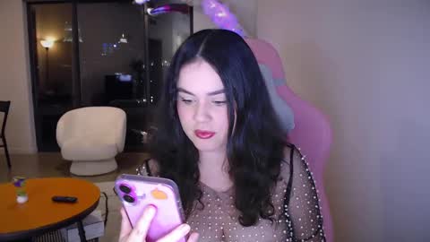 Snapshot of gia_is_horny chatting on December 10, 4:34 am The Queen of Squirt online show from December 10, 4:34 am