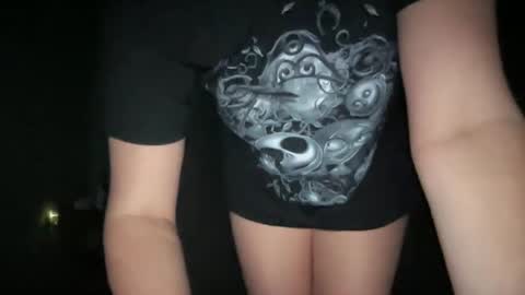 Snapshot of gia_is_horny chatting on January 30, 6:24 am The Queen of Squirt online show from January 30, 6:24 am