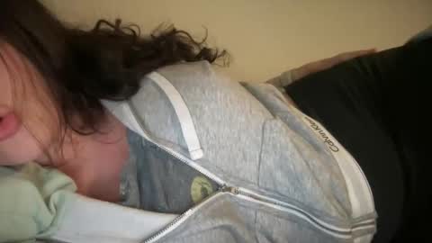 Snapshot of gia_is_horny chatting on February 26, 4:47 am The Queen of Squirt online show from February 26, 4:47 am