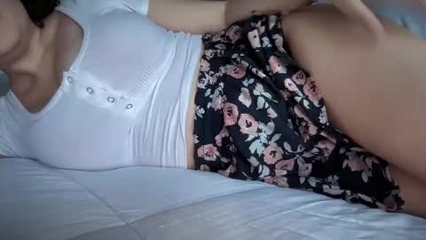 Snapshot of gia_is_horny chatting on March 5, 11:38 pm The Queen of Squirt online show from March 5, 11:38 pm