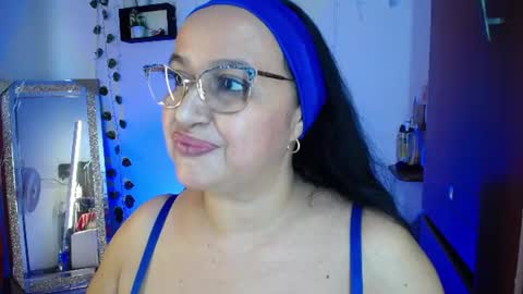 Snapshot of gia_nahomi chatting on August 4, 4:42 pm nahomi online show from August 4, 4:42 pm
