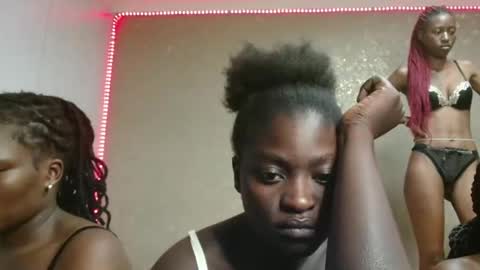 Gianna online show from November 23, 5:02 pm