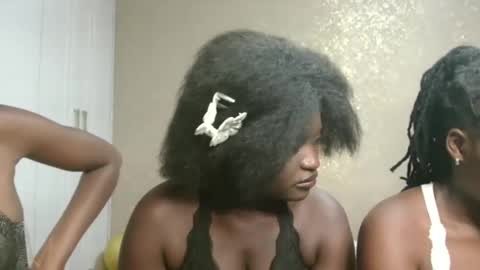 Gianna online show from December 3, 4:38 pm