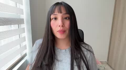 Gianna Lee online show from April 14, 7:09 pm