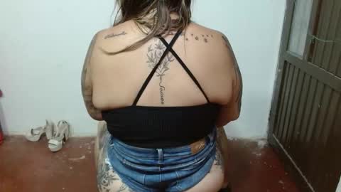 Snapshot of giannaswift chatting on December 14, 5:07 pm Gianna.. online show from December 14, 5:07 pm