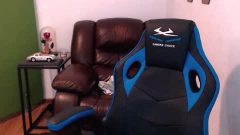 Gianni online show from December 1, 7:03 pm