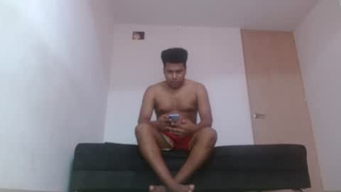 Snapshot of giant_feet chatting on July 1, 12:07 pm BOSS online show from July 1, 12:07 pm